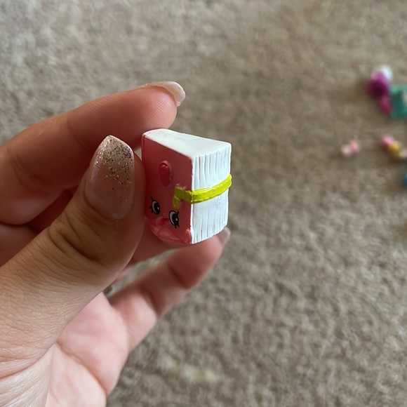 SHOPKINS! Secret Sally Special Edition Stationary Pink! - Picture 4 of 4